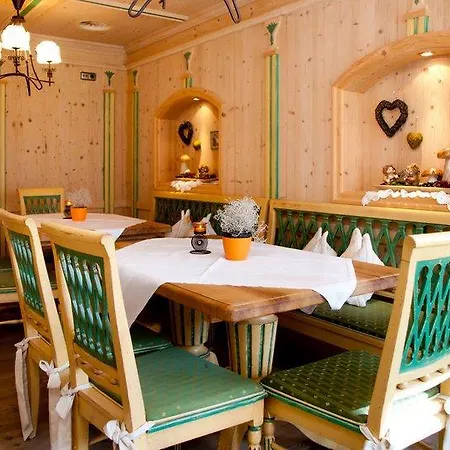 Alpin-hotel Schrofenblick מלון מאיירהופן