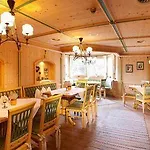Alpin-hotel Schrofenblick فندق