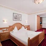 فندق Alpin-hotel Schrofenblick